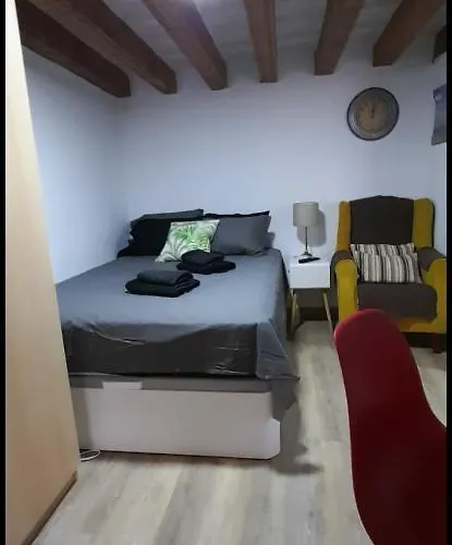 Apartment Cathedral Two Bedroom Unit & Two Balconies